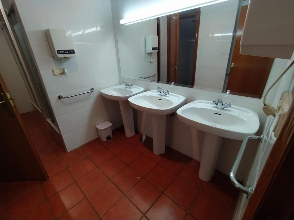 Albergue De Nuestra Senora Carrasquedo Granon Εξωτερικό φωτογραφία
